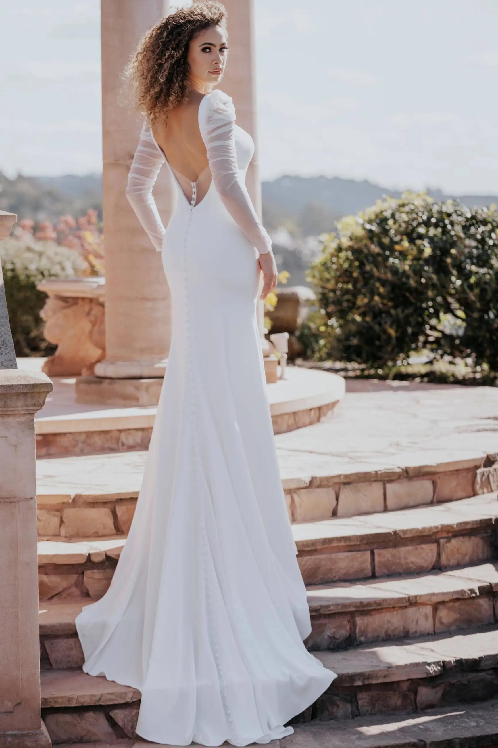 A1162 Gown