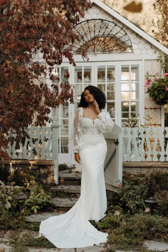 Stella York 7675 #10 (PI-PL) Pure Ivory Gown w Porcelain Tulle Plunge thumbnail