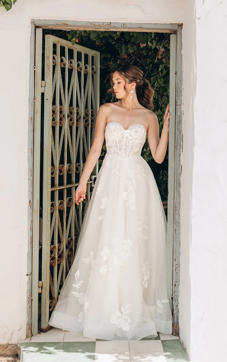 Stella York 7975 #0 default Ivory/Biscotti picture