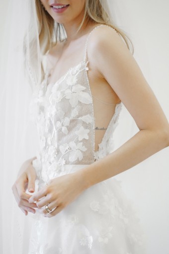 Wtoo Adiel Style #11727 #3 Ivory thumbnail