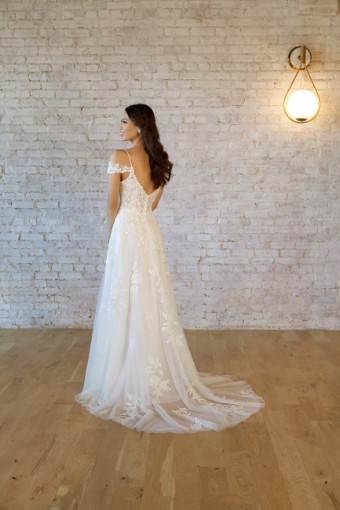 Stella York 7447 #3 (IVIV-PL) Ivory Lace & Tulle ov Ivory Gown w Porcelain Tulle Plunge thumbnail