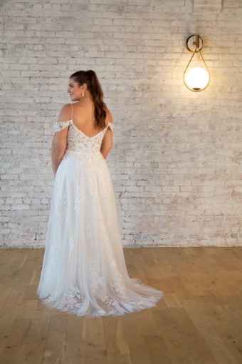 Stella York 7447 #8 default (IVIV-PL) Ivory Lace & Tulle ov Ivory Gown w Porcelain Tulle Plunge thumbnail