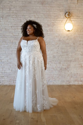 Stella York 7447 #5 (IVIV-PL) Ivory Lace & Tulle ov Ivory Gown w Porcelain Tulle Plunge thumbnail