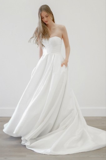 Wtoo Nella with Bow Style #11259 #2 Ivory thumbnail