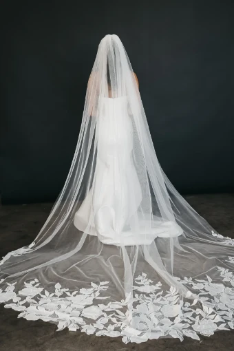 Heirloom Bridal Company V041C #1 Off-White thumbnail