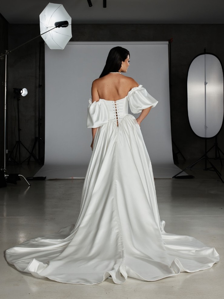 Evie Young Reynolds #1 default Ivory picture