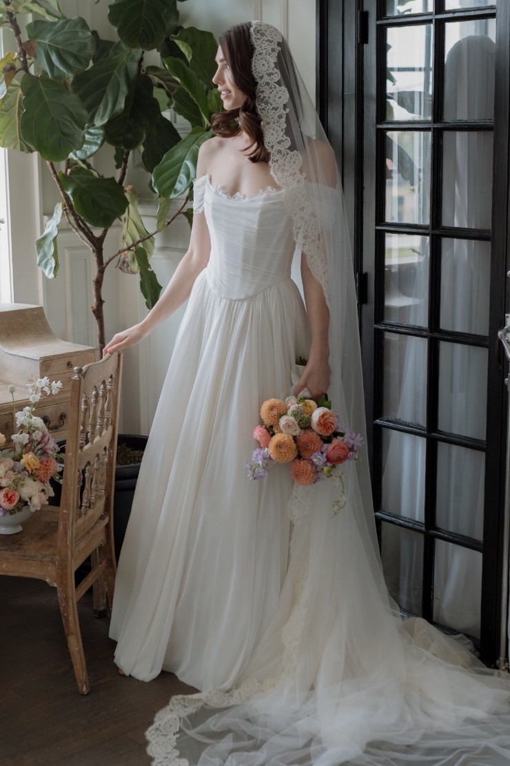 Locket Calla Style #14744 #0 default Ivory picture