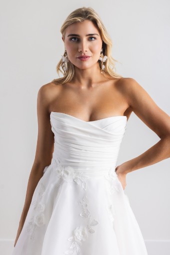 Locket Gabby Style #14805 $8 Ivory thumbnail