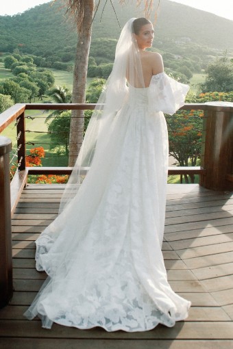 Locket Vienna Style #12255 #1 Ivory-Off White thumbnail