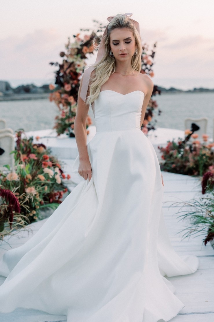 Locket Clarissa Style #10221 #0 default Ivory picture