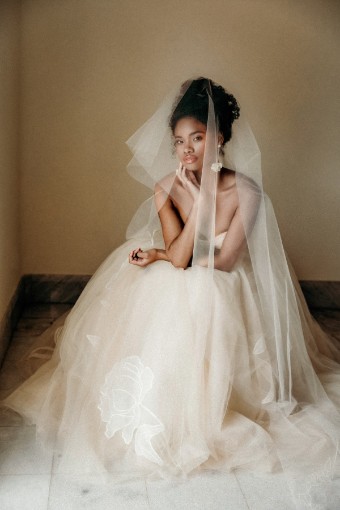 Locket Leelee Style #18602 $4 Oatmeal thumbnail