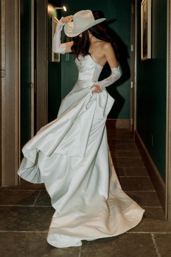 Locket Aster with Sleeves Style #16744 $2 Ivory thumbnail