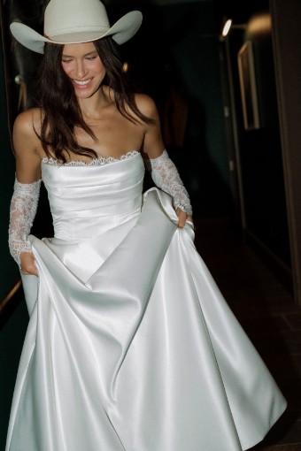 Locket Aster with Sleeves Style #16744 $5 Ivory thumbnail