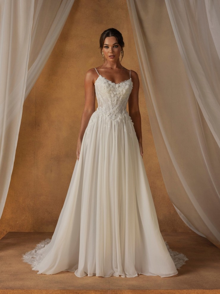 Madi Lane Natiya Image