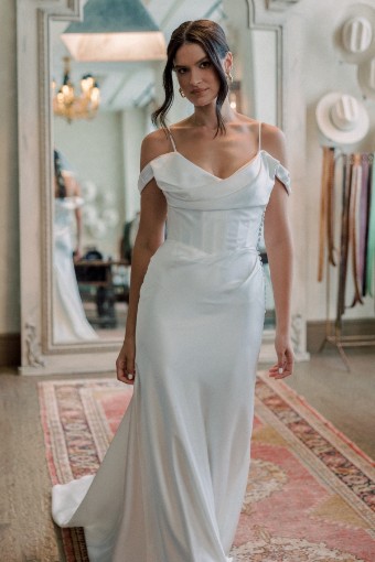 Locket Amaryllis Style #16220 $0 default Ivory thumbnail