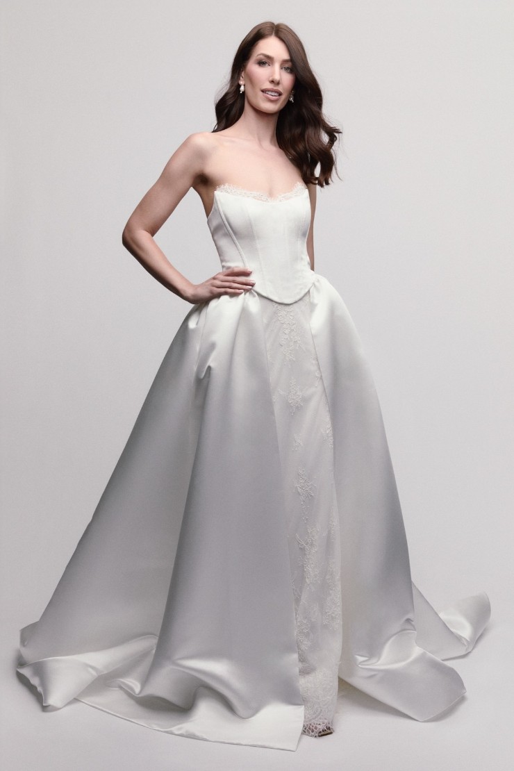 Locket Iris with Overskirt Image