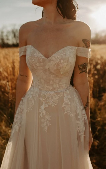 Stella York 7509 #8 default (IV-BC) Ivory Lace and Tulle over Biscotti Gown thumbnail