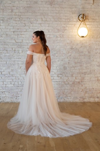 Stella York 7509 #9 default (IV-BC) Ivory Lace and Tulle over Biscotti Gown thumbnail