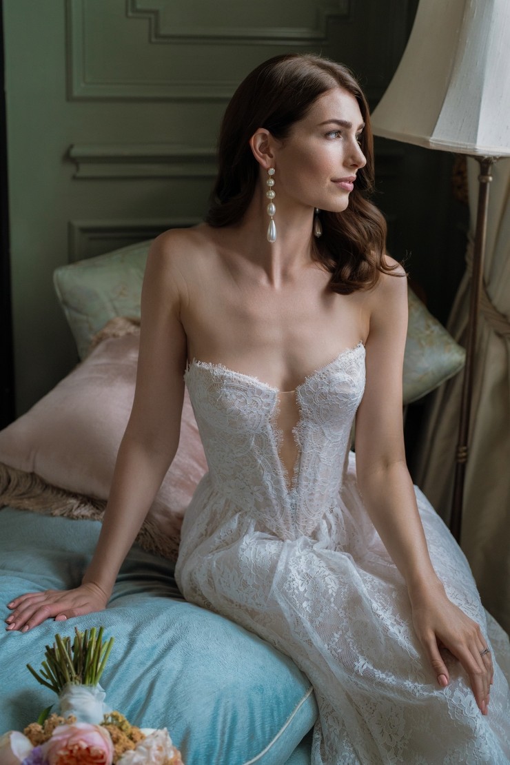 Locket 14130 - Charlotte - Locket by Watters Style #14130 - Charlotte - Locket by Watters #0 default Ivory/Blush picture