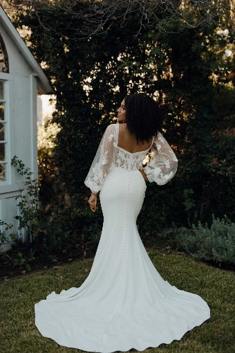 Stella York 7675 $3 (PI-PL) Pure Ivory Gown w Porcelain Tulle Plunge thumbnail
